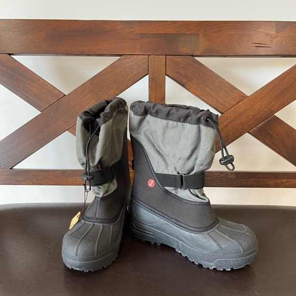 Columbia 200g Isolant snow boots in a size 5 - Picture 15 of 16